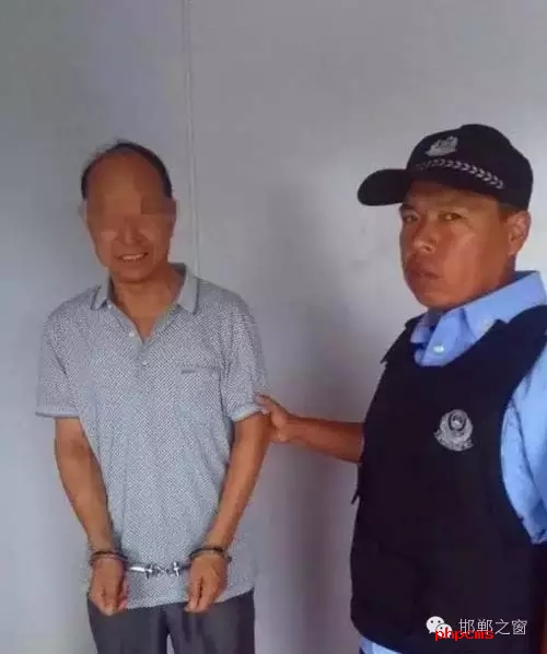 8月9日6時許，邯鄲大名鋪上高速口檢查站執(zhí)勤民警對一輛白色捷達車進行安檢時，車上一名男乘客自稱忘帶身份證，民警遂讓該男子提供其身份證號。經(jīng)核查，該男子為許某良，系涉嫌保險詐騙網(wǎng)上逃犯。該許于5月31日，騙取國家養(yǎng)老保險金12萬余元，被魏縣公安局網(wǎng)上追逃。